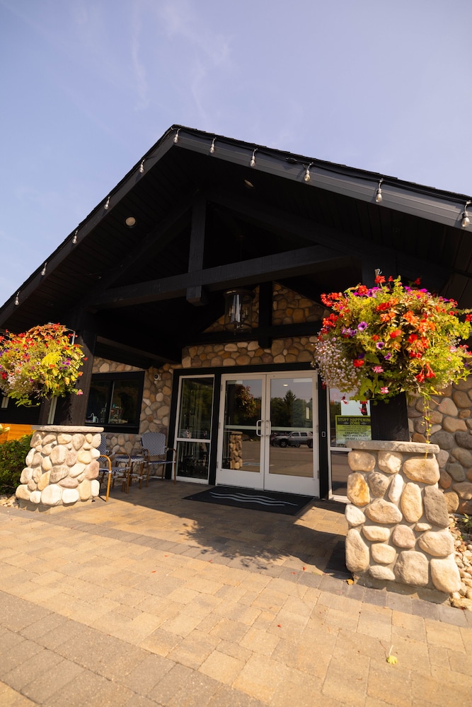 Quarterdeck Resort & Restaurant - photo 258