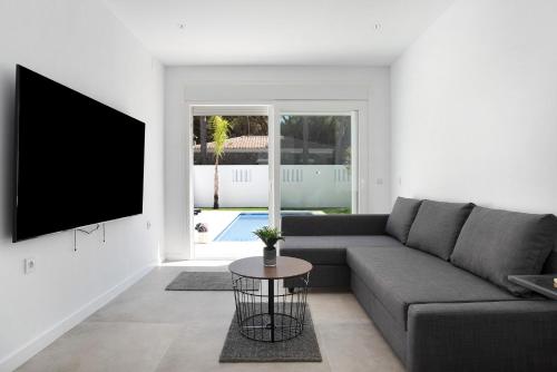 Villa Santa Clara 21a — 4-Star Luxury Hotel in Chiclana De La Frontera, Spain