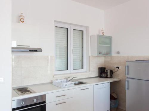 Apartments Villa Ari Superior Three Bedroom Apartment with Balcony and Sea View First Floor