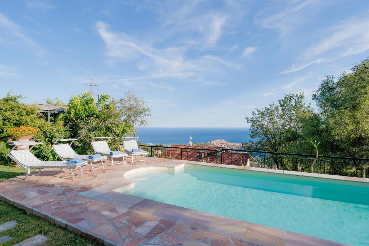 GuestHost Amazing Apartment with Private Parking & Pool — 4-Star Luxury Hotel in Imperia, Italy