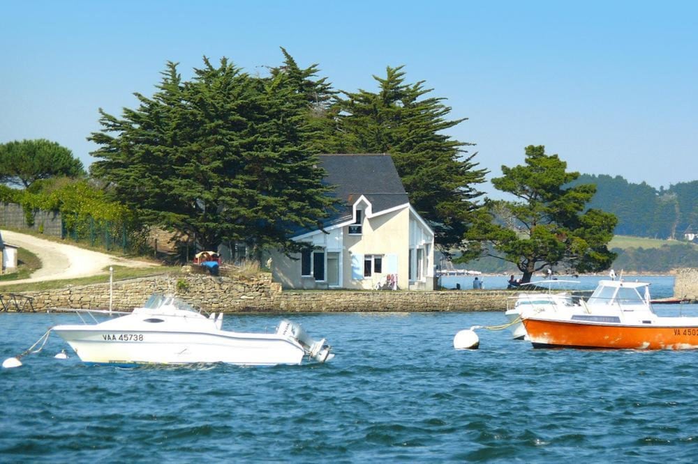 Holiday Home in Morbihan With Sea Views — 4-Star Luxury Hotel in Larmor-Baden, France
