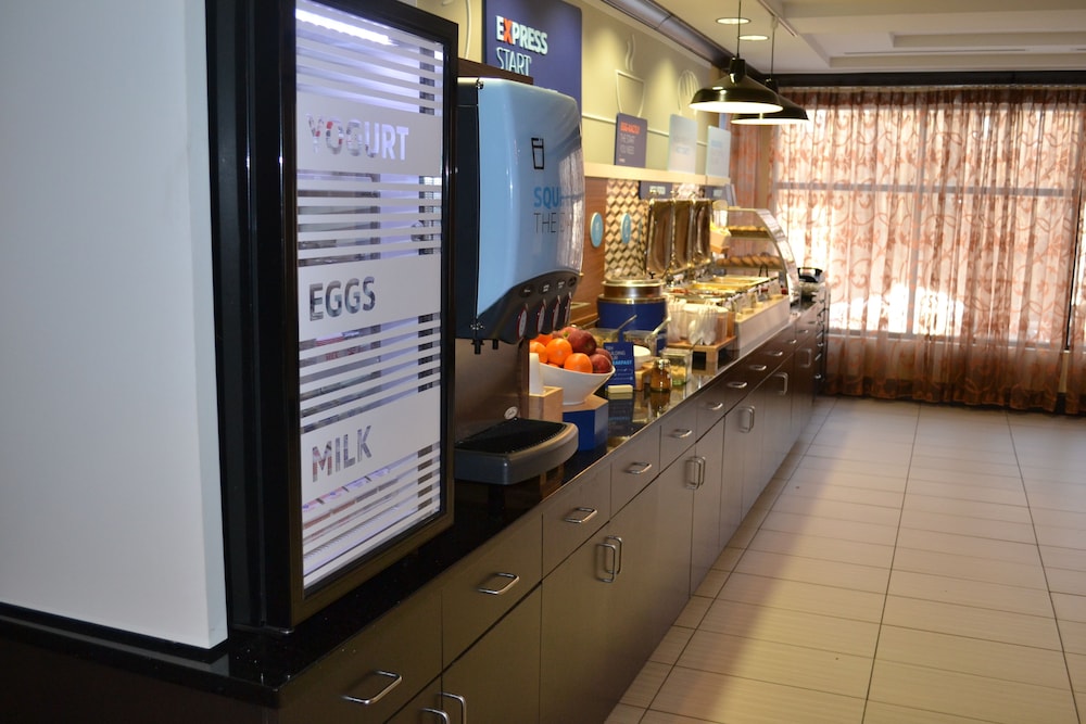 Holiday Inn Express Hotel & Suites Selinsgrove by IHG - photo 21