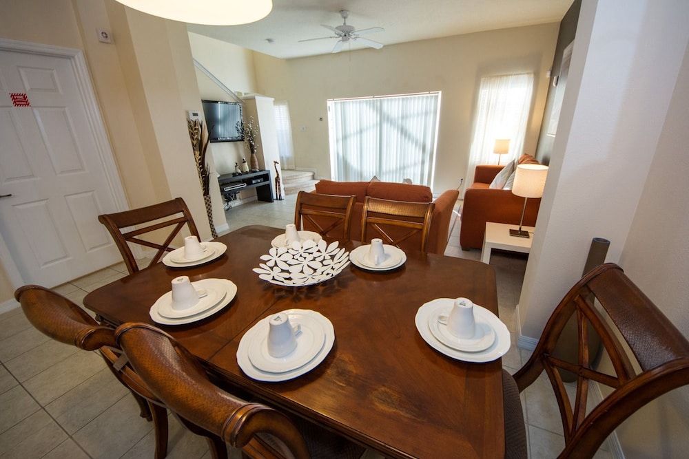 Bella Vida Resort by Home 2U - photo 71