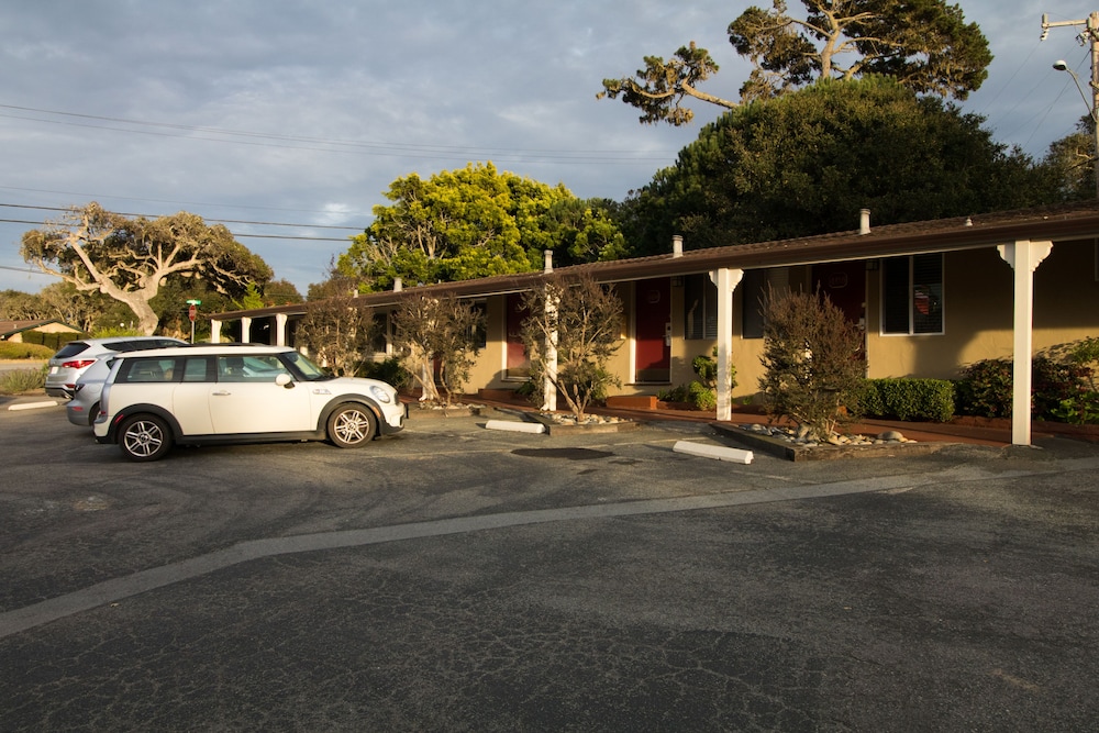 Monterey Peninsula Inn - photo 43