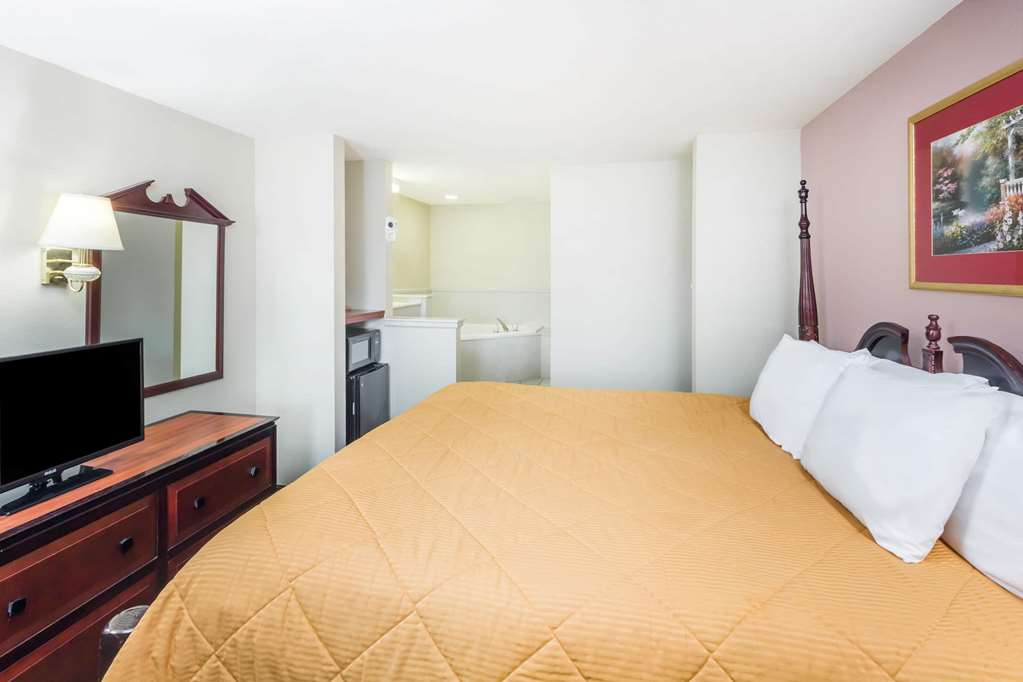 Baymont by Wyndham Biloxi Ocean Springs - photo 27