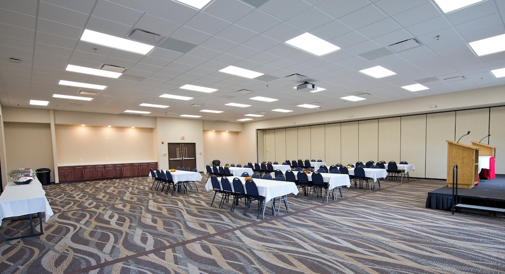 Cobblestone Inn & Suites Boone - photo 52