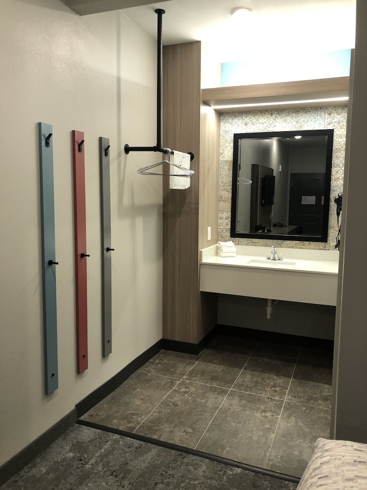 Hotel Solara Hobby Airport - photo 12