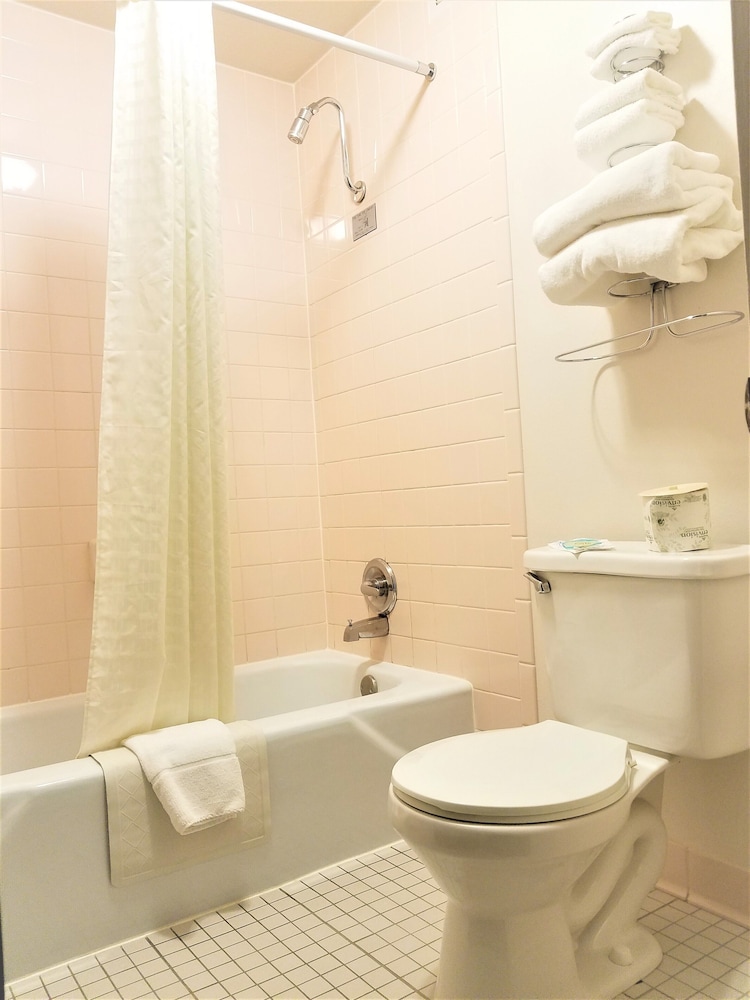 Motel 8 Laramie - photo 19