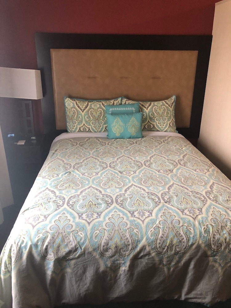 City Express by Marriott Washington DC Northeast - photo 18
