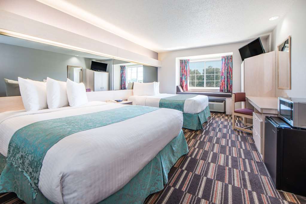 Microtel Inn & Suites by Wyndham Claremore - photo 12