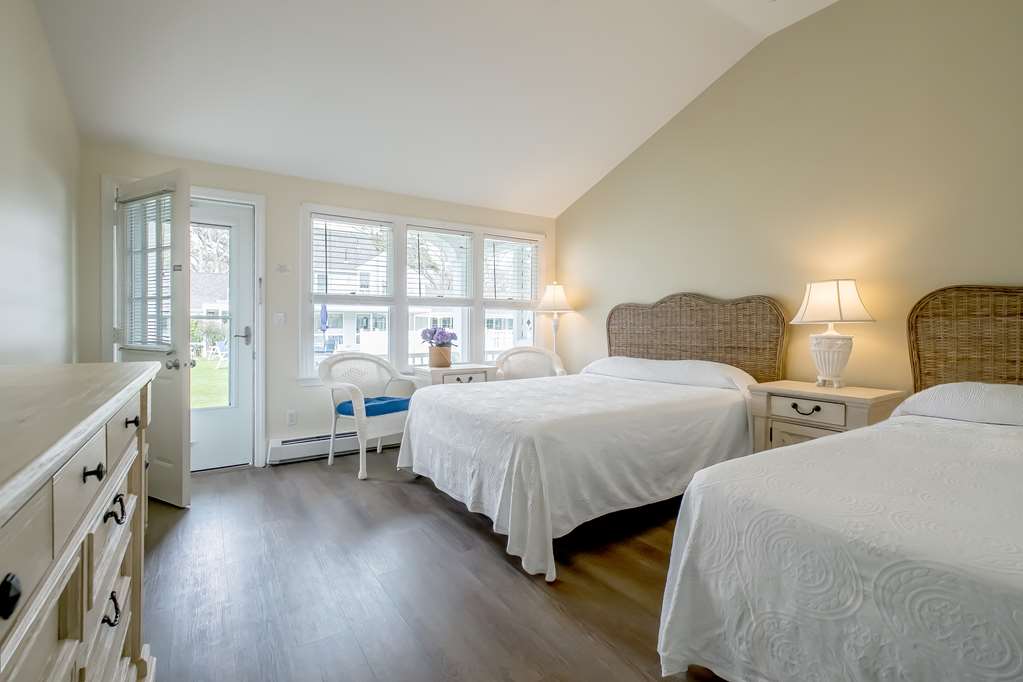 Commodore Inn - photo 11