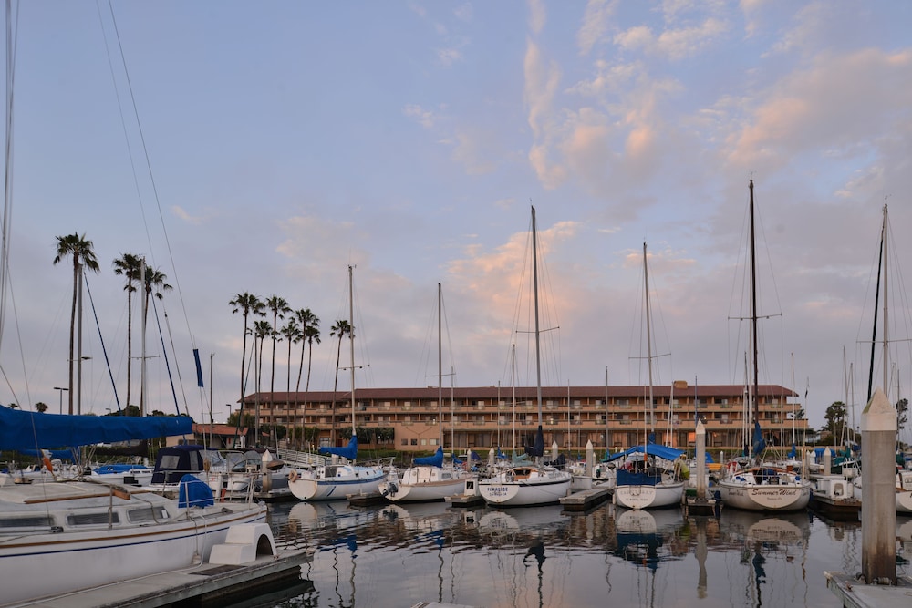 Holiday Inn Express Hotel & Suites Ventura by IHG - photo 42
