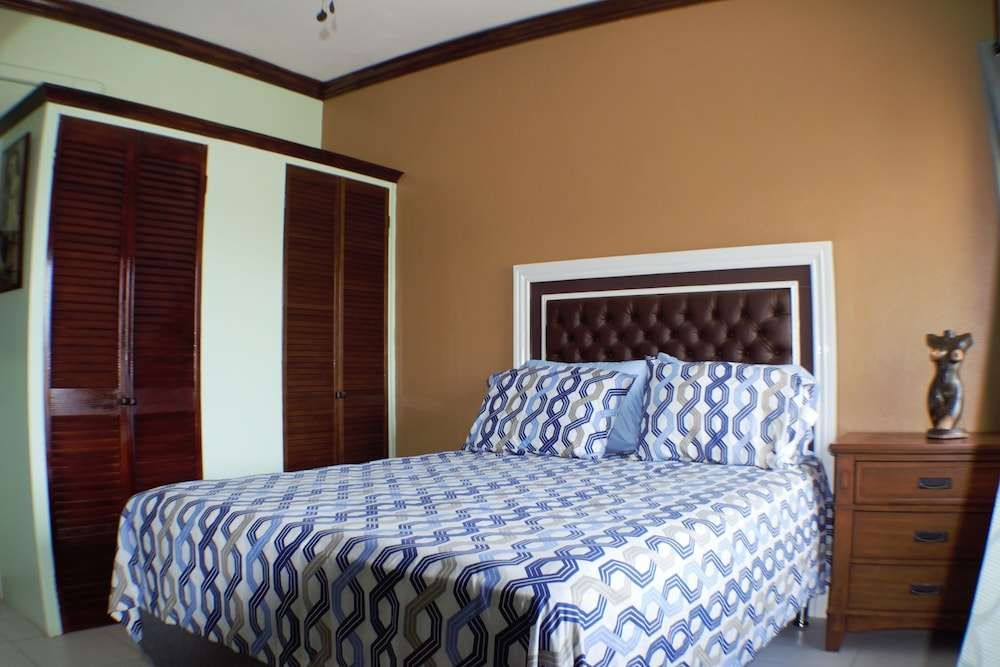 The Embassy Luxury Apt Crystal Towers I in Kingston, Jamaica