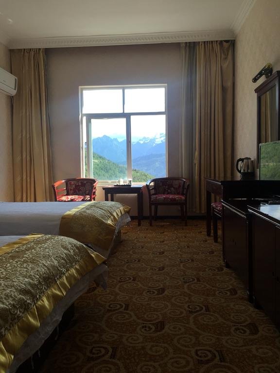 Kawagebo Hotel — hotel in Deqen