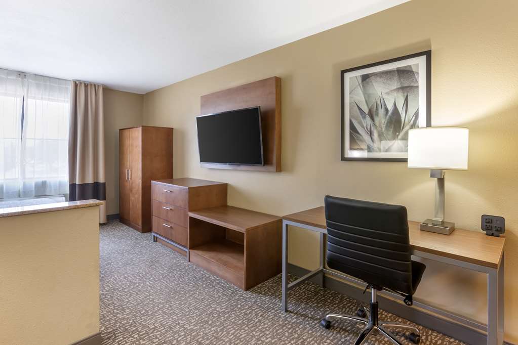 Best Western Plus Surprise Phoenix NW - photo 39