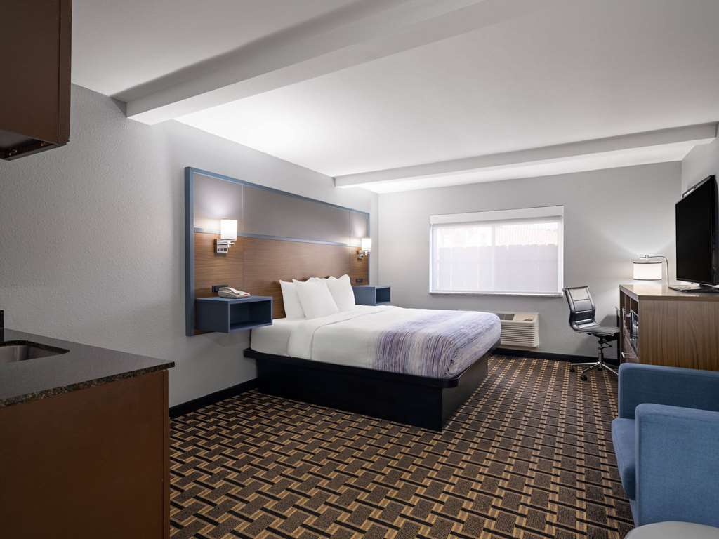 AmericInn by Wyndham Woodstock IL - photo 20