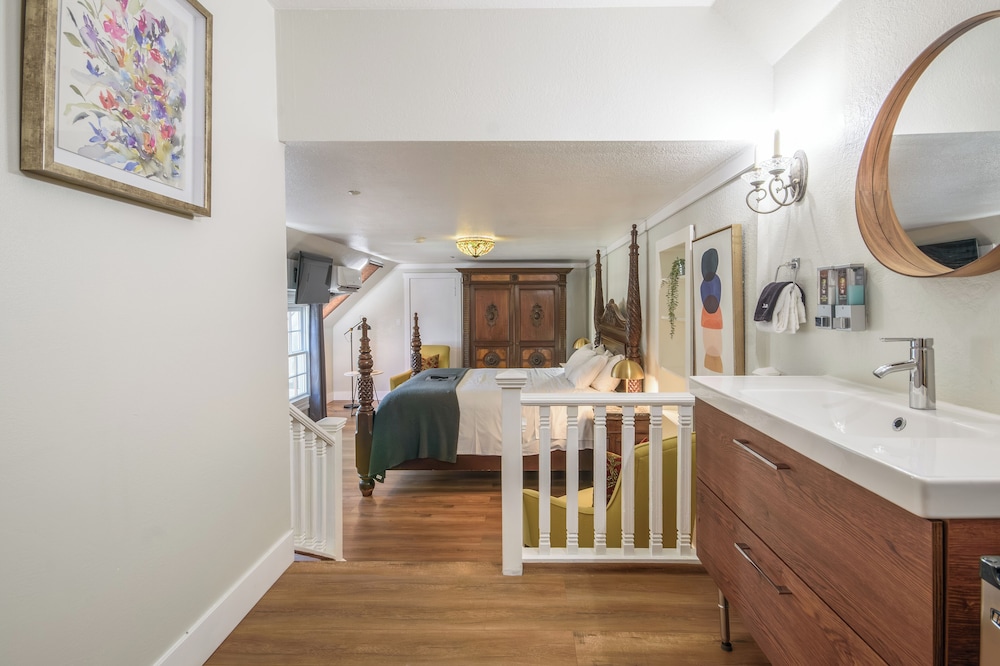 Cedar Gables Inn - photo 29