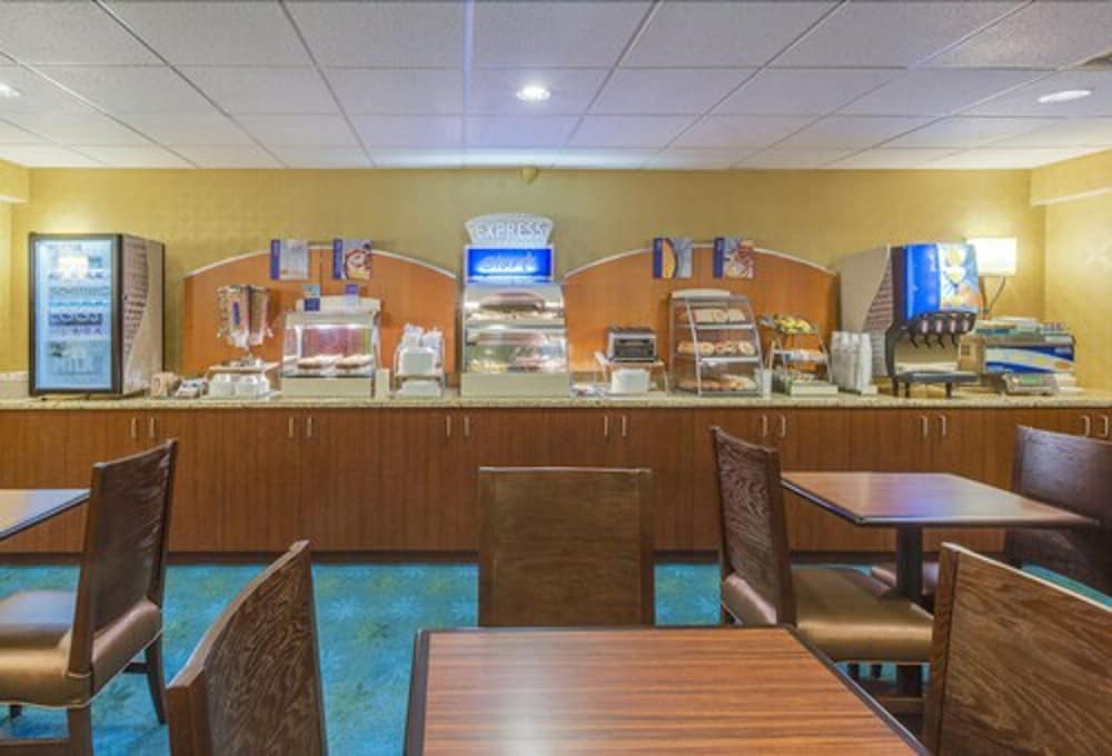 Holiday Inn Express Hunt Valley by IHG - photo 19