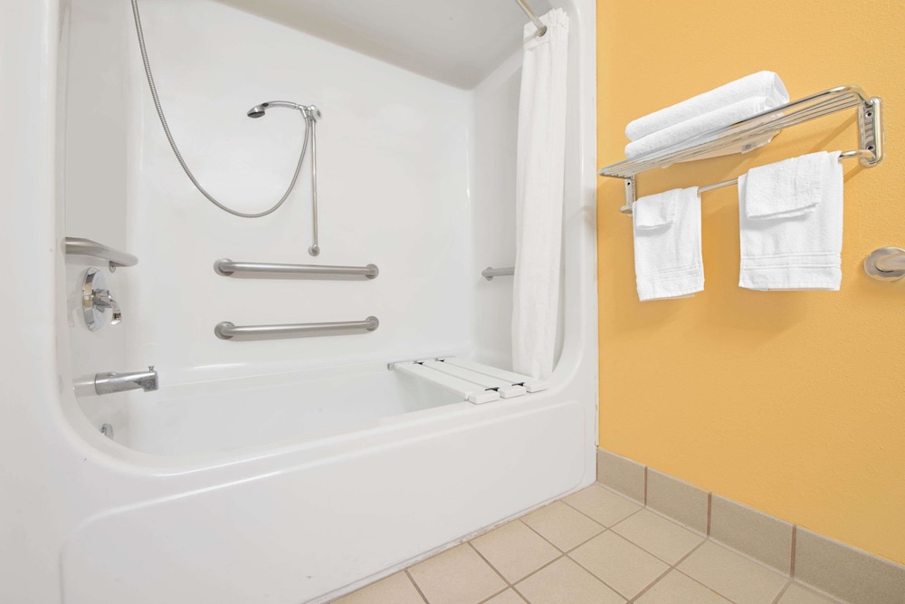 Microtel Inn & Suites by Wyndham Amarillo - photo 12