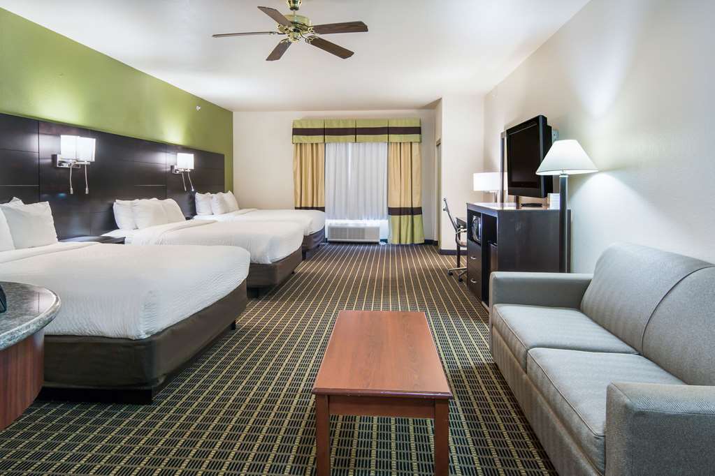 Clarion Inn & Suites Weatherford South - photo 36
