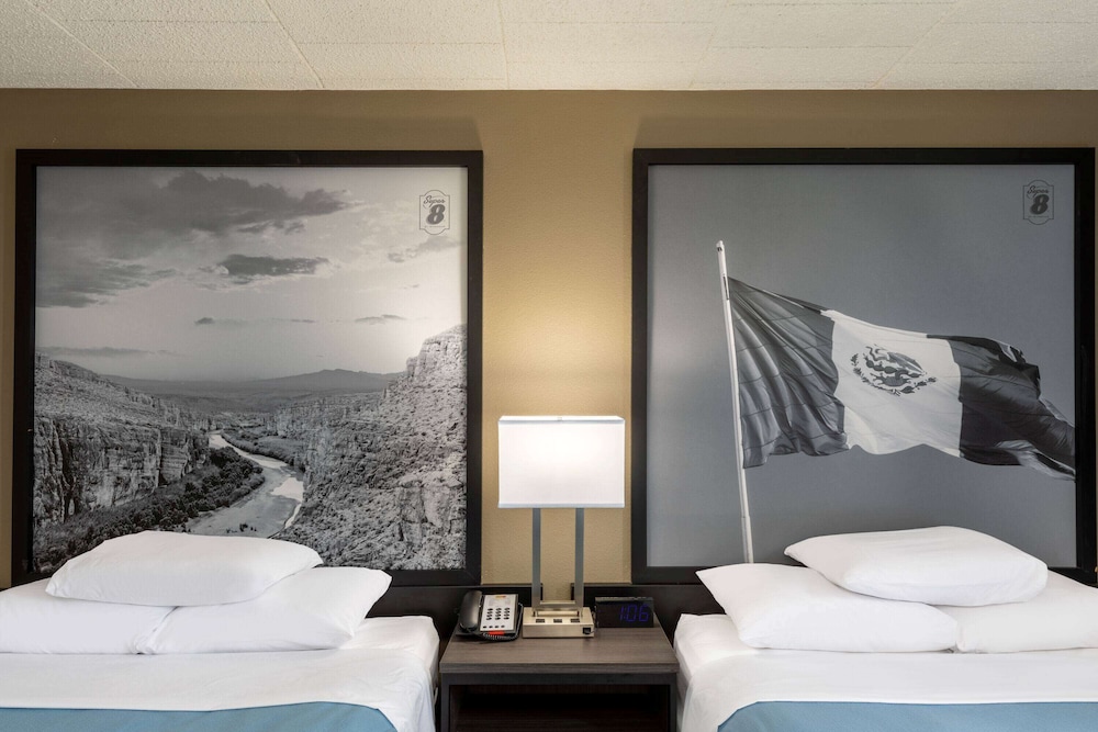 Super 8 by Wyndham Laredo - photo 15