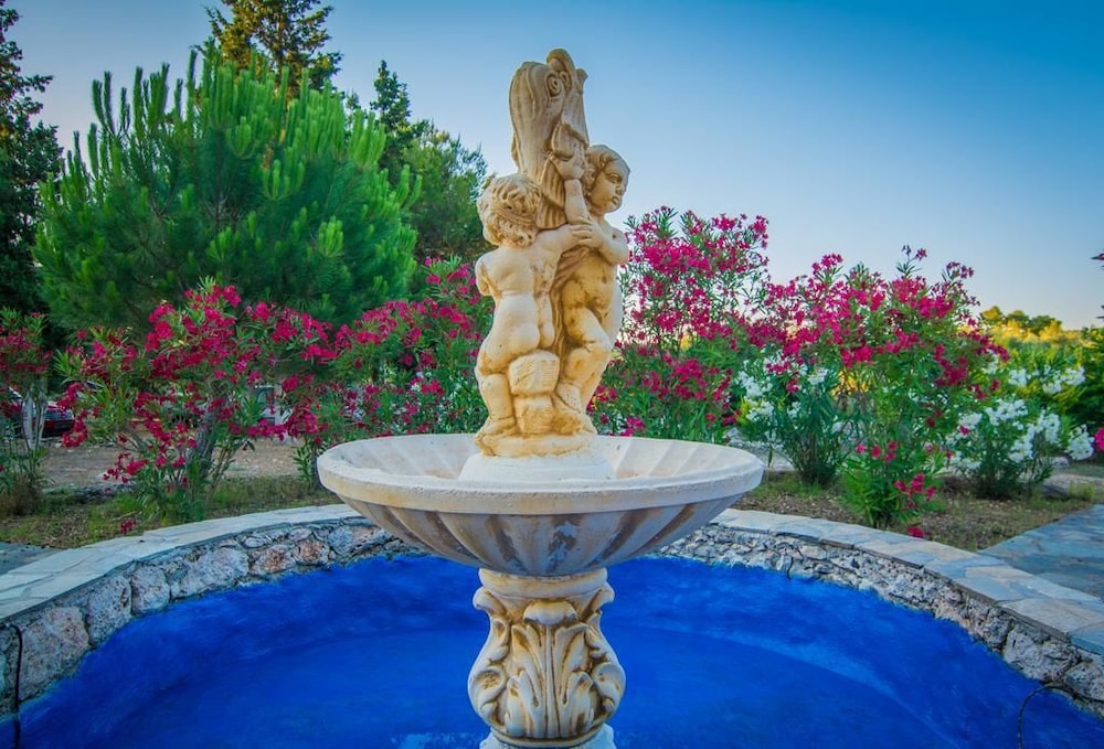 Villa Elatia — 4-Star Luxury Hotel in Zakynthos, Greece