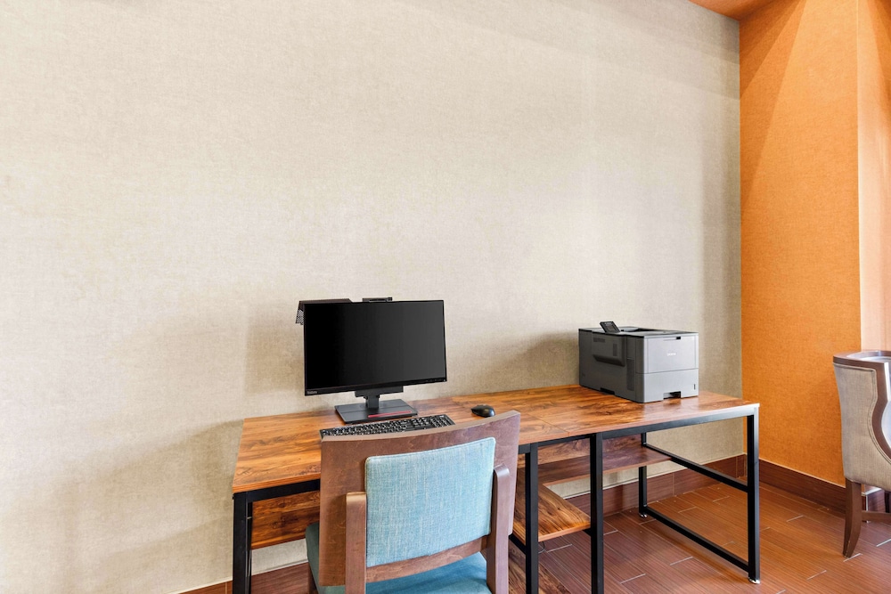 Hampton Inn & Suites Phoenix Goodyear - photo 39