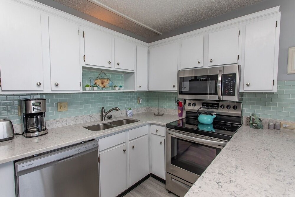 Royal Garden Resort 705 2 Bedroom Condo by RedAwning - photo 12