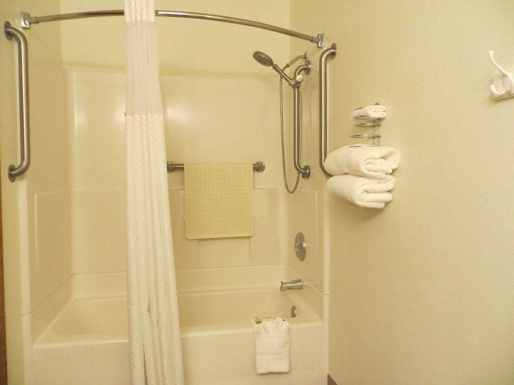 Days Inn by Wyndham Alamosa - photo 33