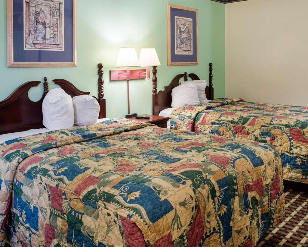 Econo Lodge Hopewell Near Fort Lee I 295 - photo 17
