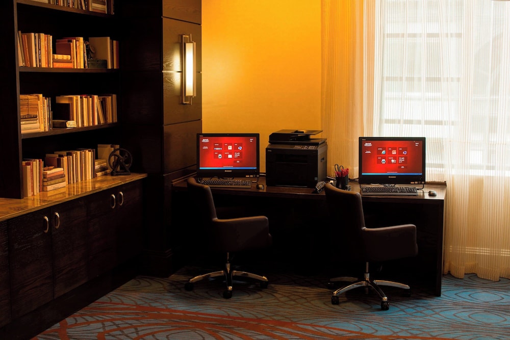 Marriott Milwaukee Downtown - photo 39