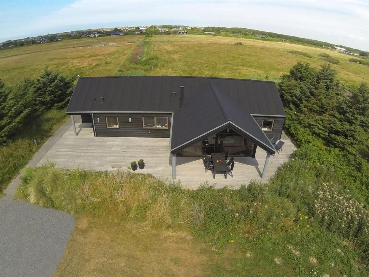 Holiday Home Ilmatar 650m from the sea by Interhome — 4-Star Luxury Hotel in Lokken, Denmark