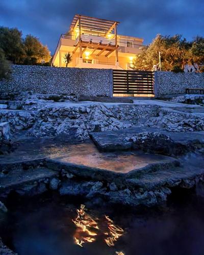 Beach Apartments Maris Ljoljinica — 4-Star Luxury Hotel in Rogoznica, Croatia