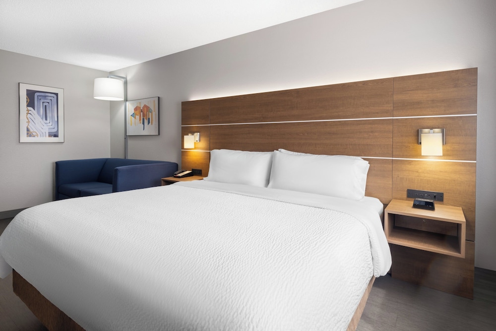 Holiday Inn Express Sheboygan Kohler by IHG - photo 8