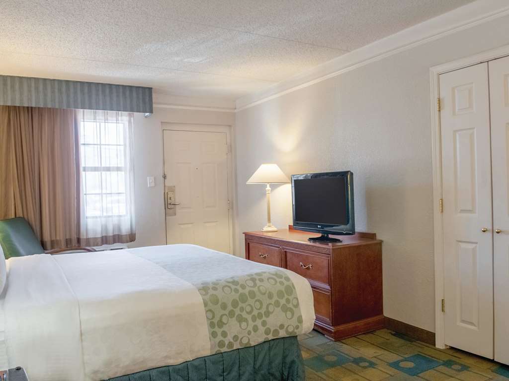 La Quinta Inn by Wyndham New Orleans Veterans Metairie - photo 12