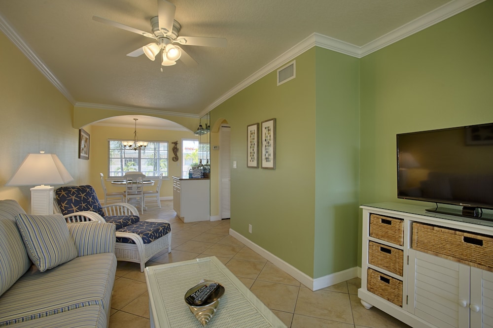 Barefoot Beach Resort - photo 24