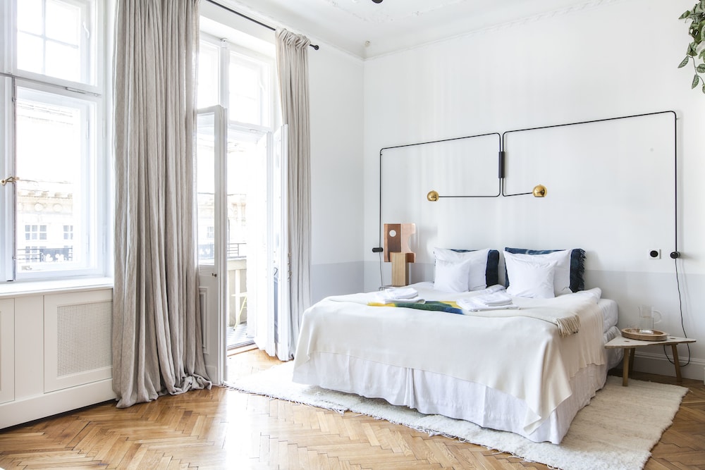 B&B Autor Rooms — 4-Star Luxury Hotel in Warsaw, Poland