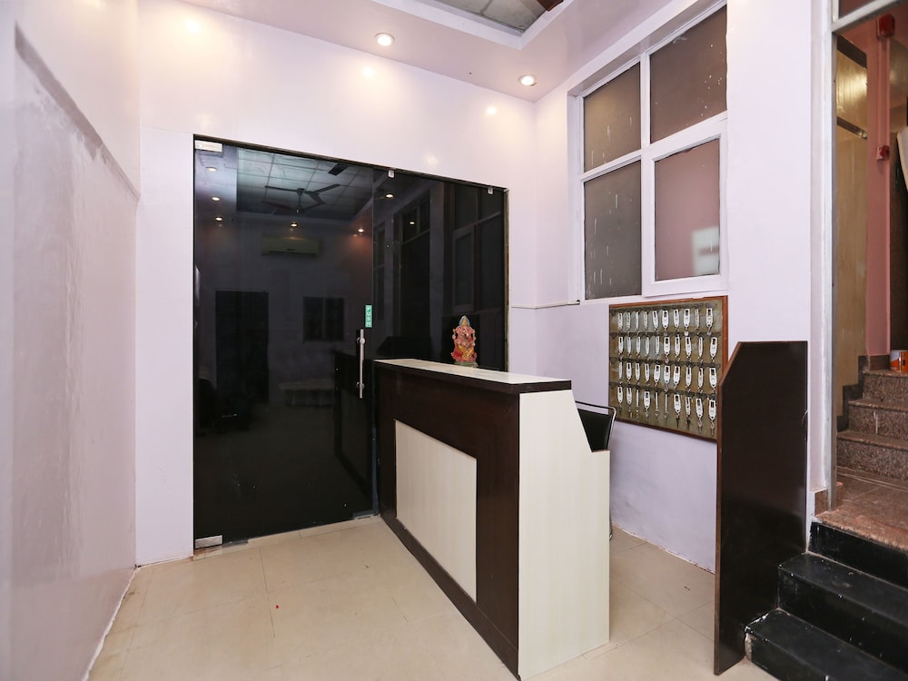 OYO Flagship 14774 Sector 14 Gurgaon