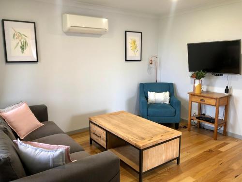 The Weekender — 4-Star Luxury Hotel in Peterborough, Australia