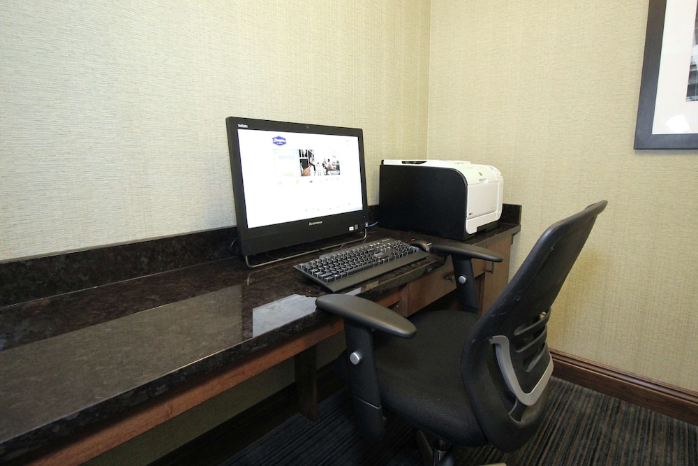 Hampton Inn Sandusky Central - photo 25