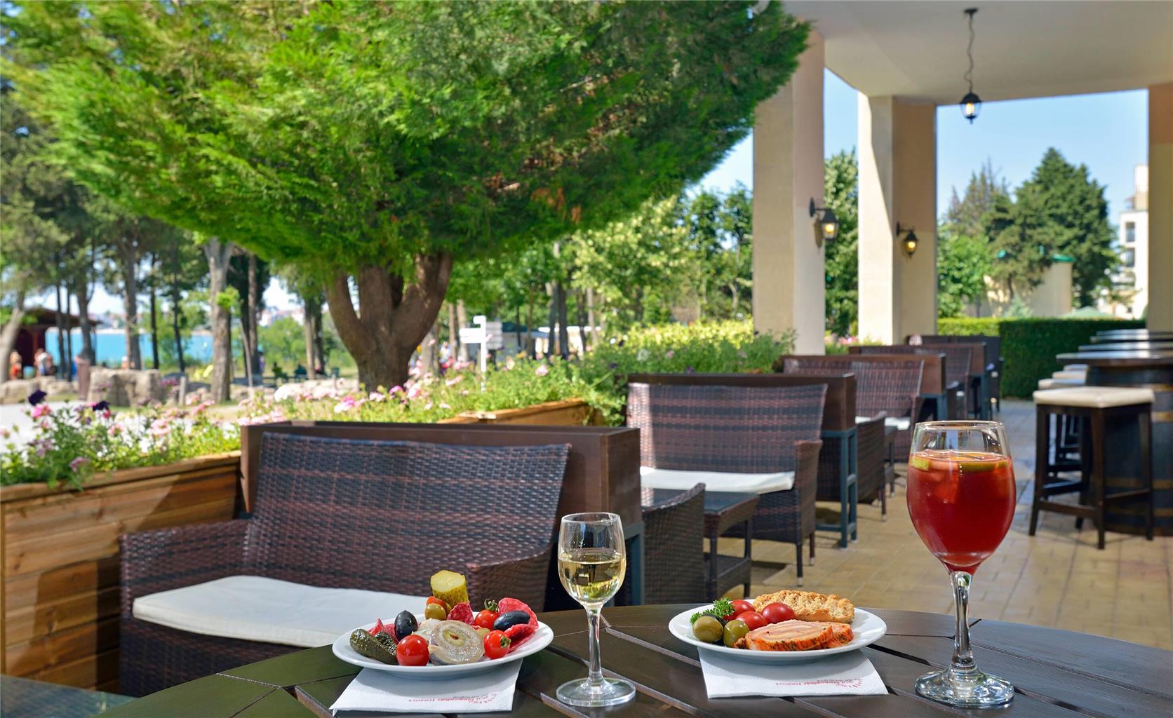 מזון ומשקאות