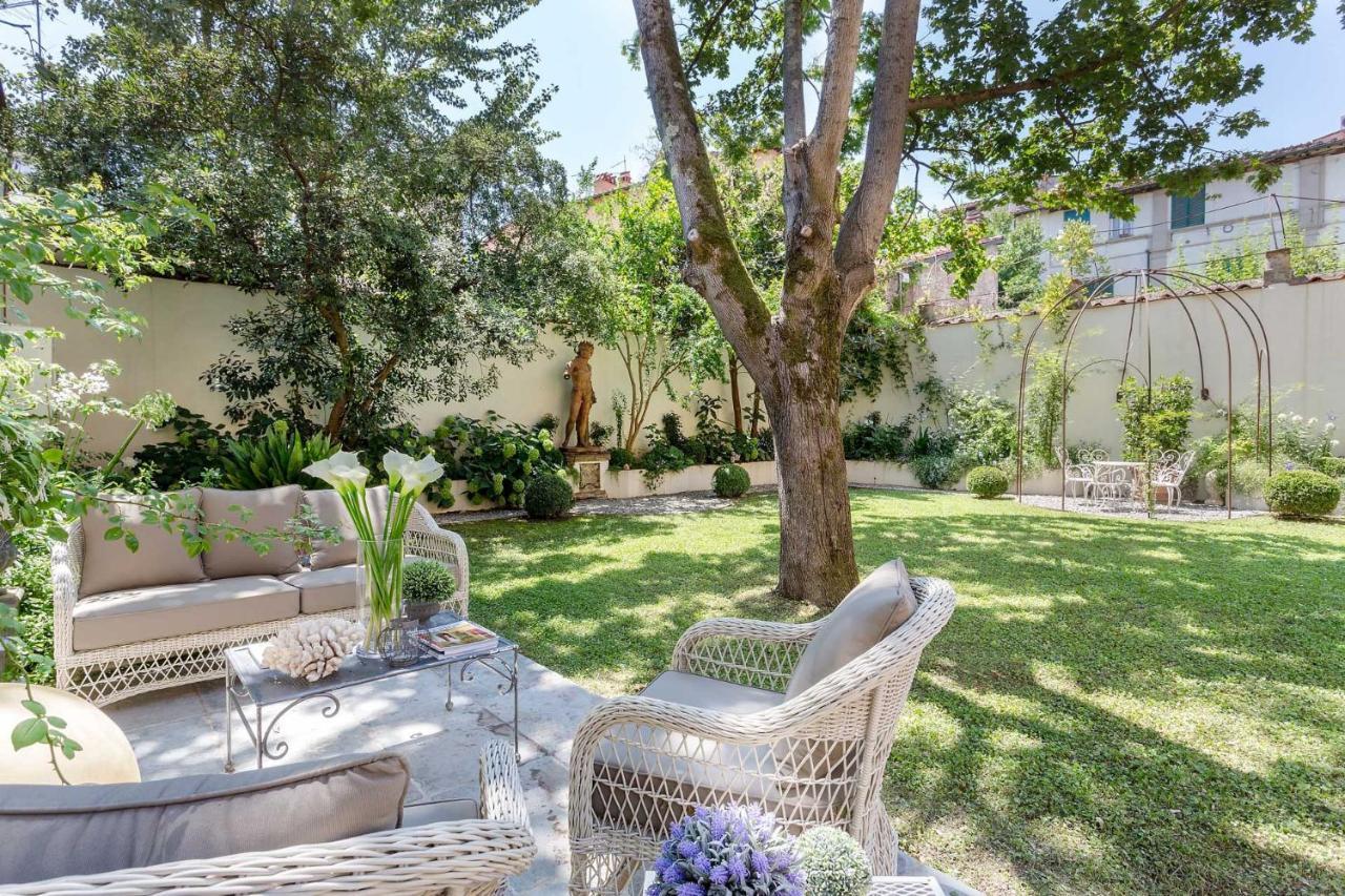LA CASINA Luxury Apartment inside the Walls of Lucca with Garden airconditioning Wifi — 4-Star Luxury Hotel in Lucca, Italy