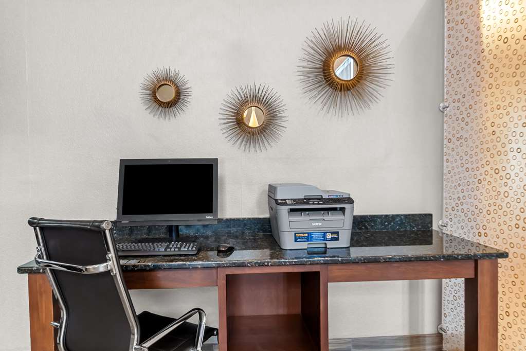 Comfort Suites Vincennes - photo 27
