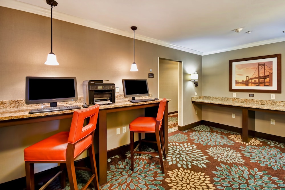 Staybridge Suites Middleton Madison West by IHG - photo 36