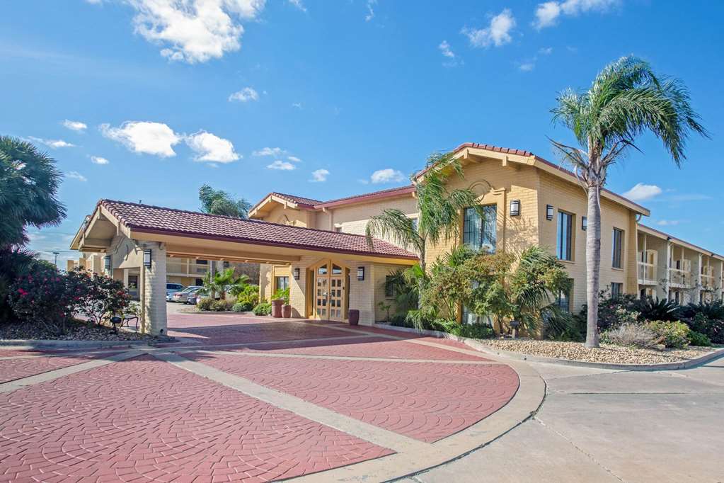 La Quinta Inn by Wyndham Victoria - photo 4