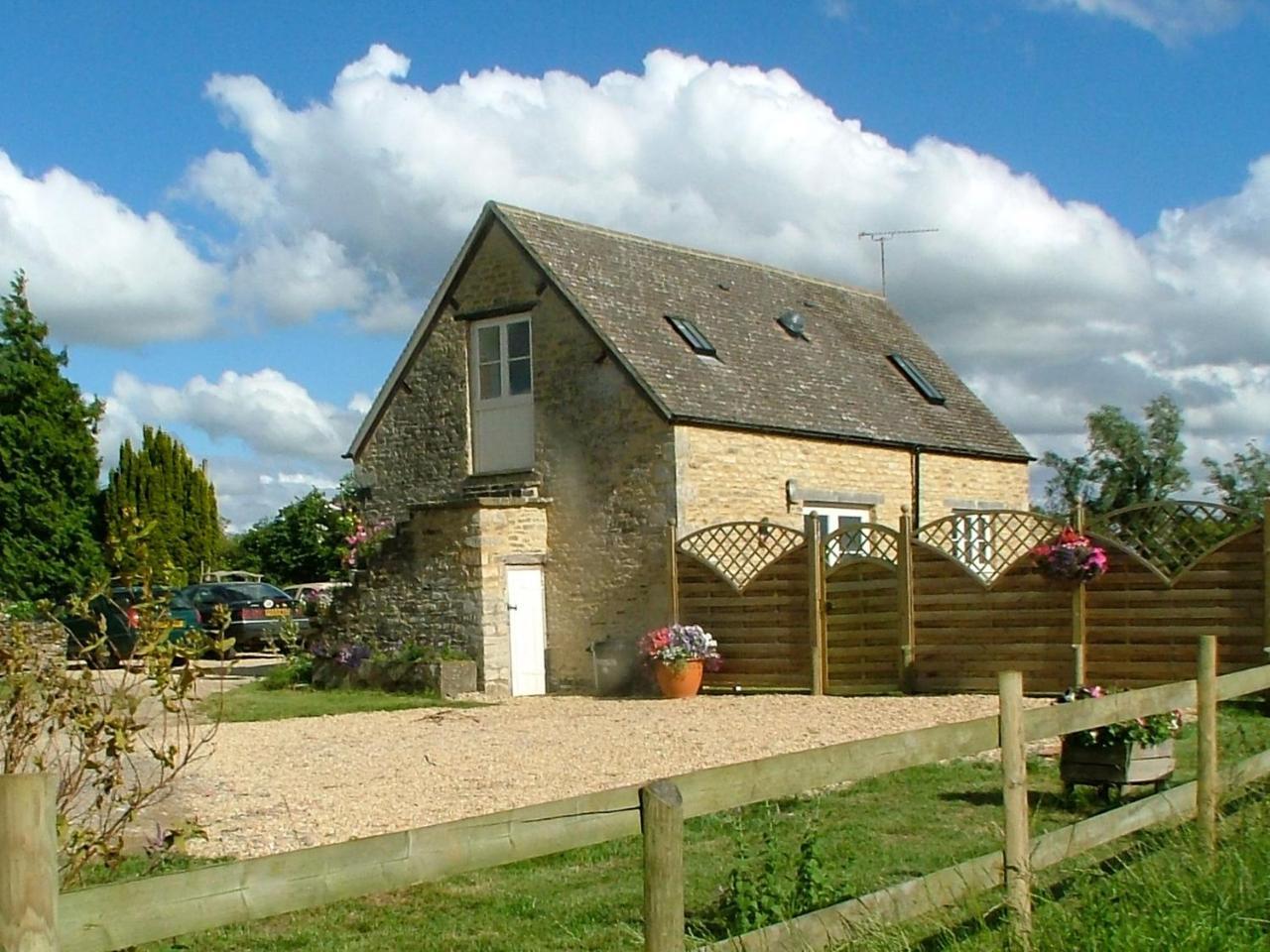 2 Bed in Cirencester CC094 in Cirencester, United Kingdom
