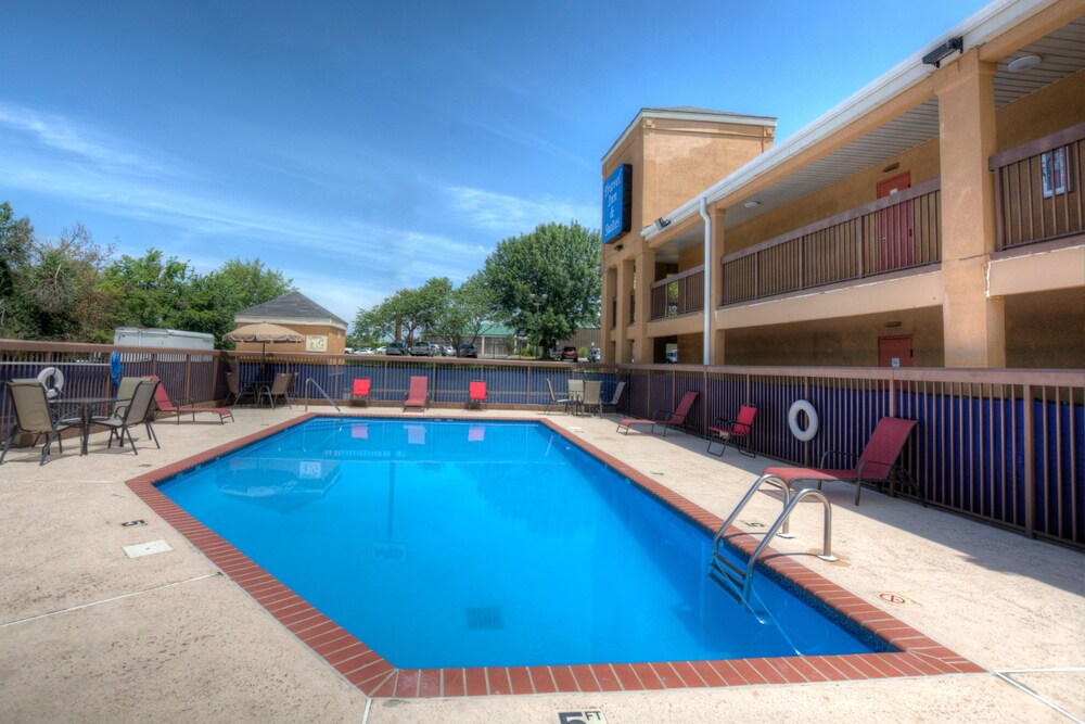 Red Roof Inn & Suites Athens AL - photo 36