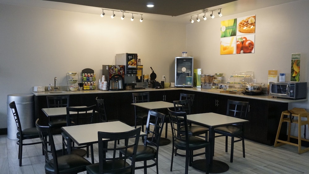 Quality Inn & Suites Lincoln near I 55 - photo 5