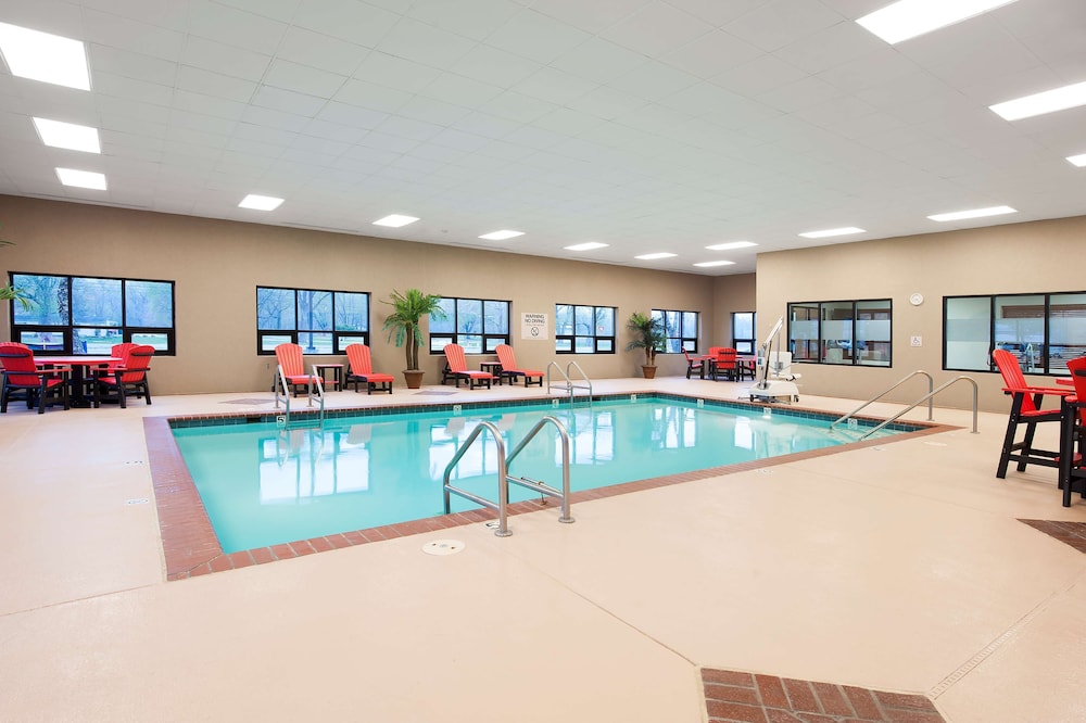 Hampton Inn Columbus Taylorsville Edinburgh - photo 26