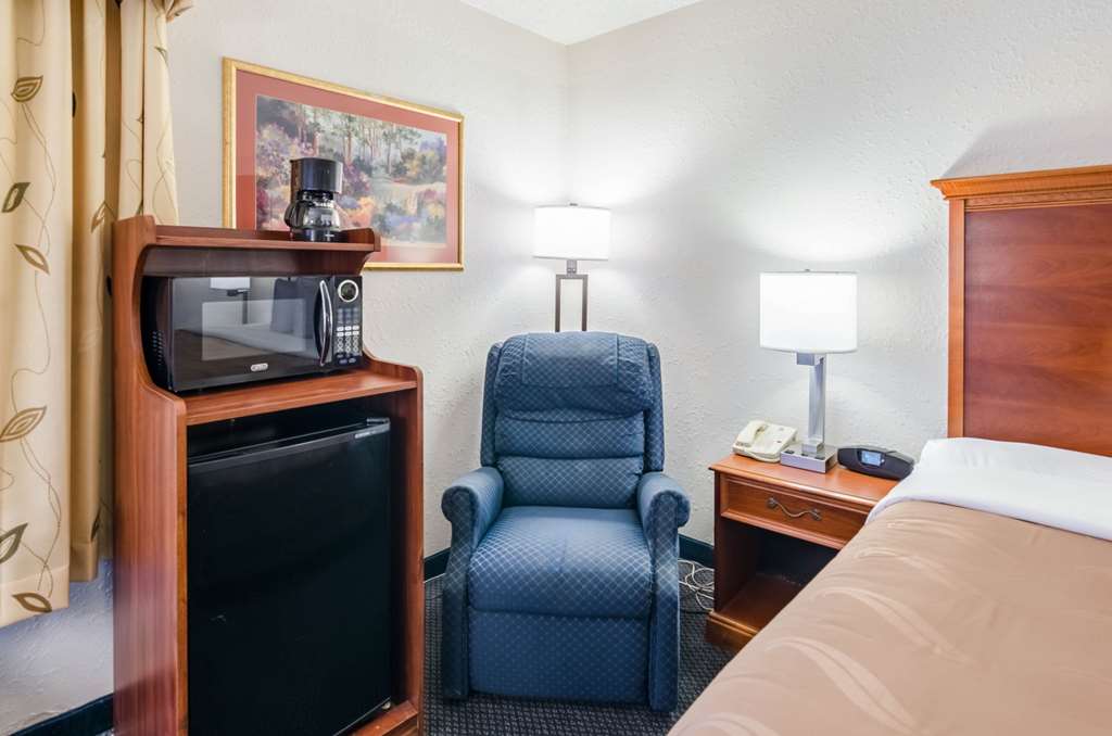 Quality Inn Lynchburg near University - photo 14
